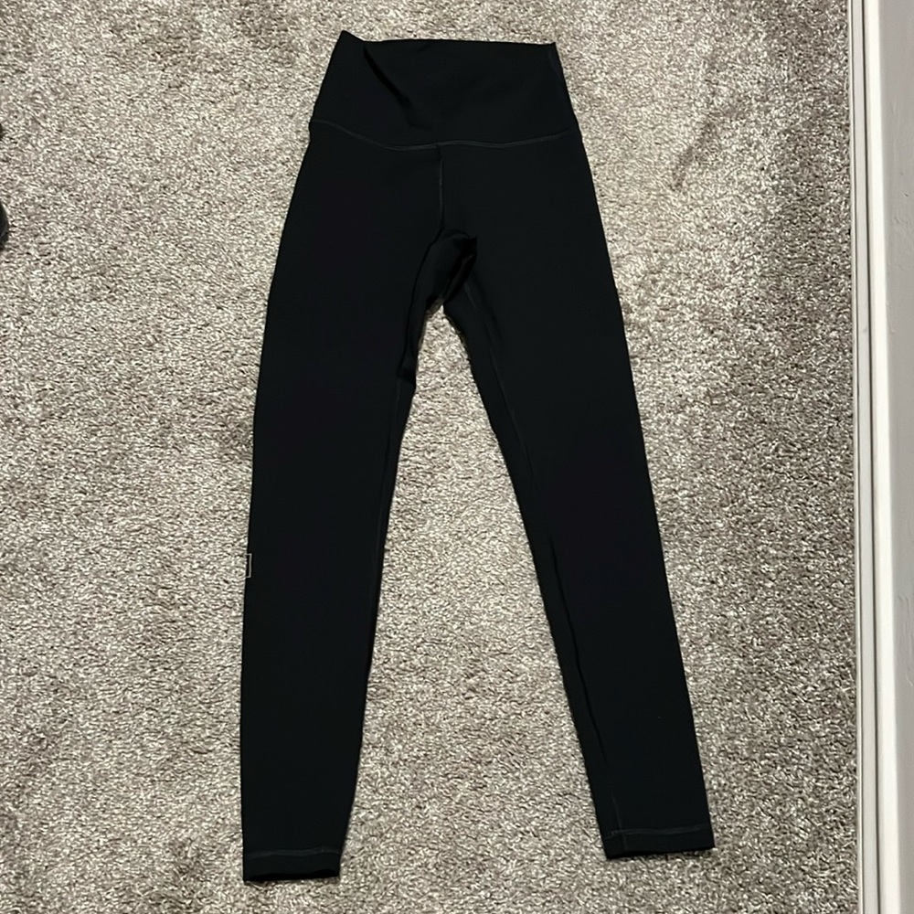 Fleo Black El Toro 25 inch crops with Gold logo